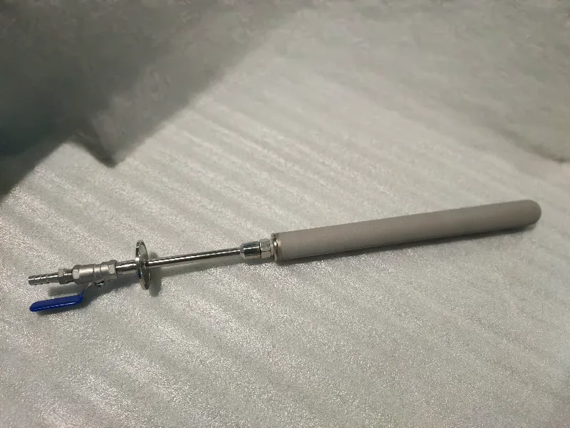 Carbonation stone for injecting CO2 into beer during carbonation. with micro-porous surface for efficient CO2 dissolution, available with tri-clamp connection for fermentation tanks.